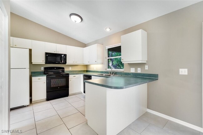 Building Photo - 8072 Cypress Dr S
