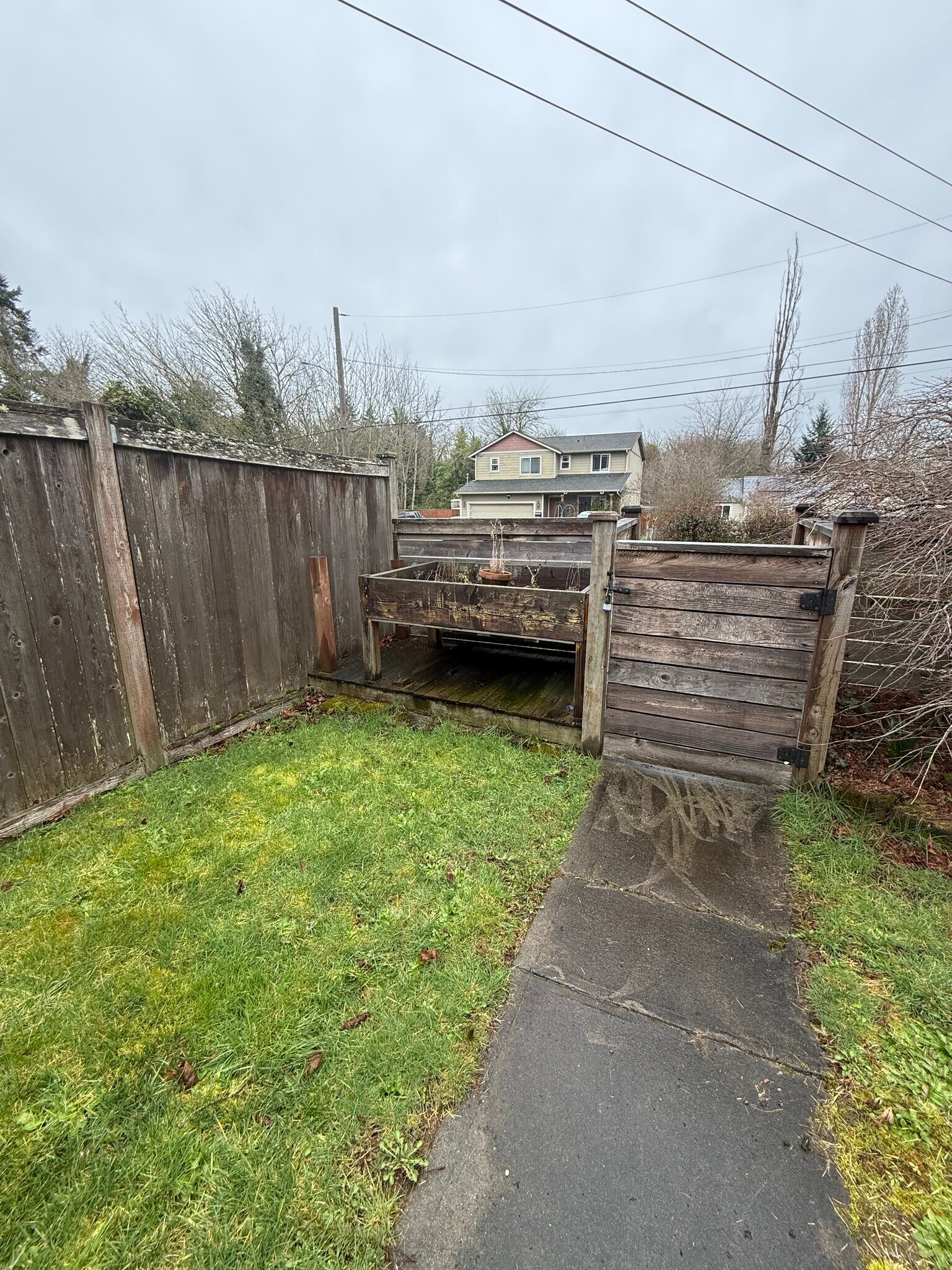 Building Photo - 406 E 43rd St