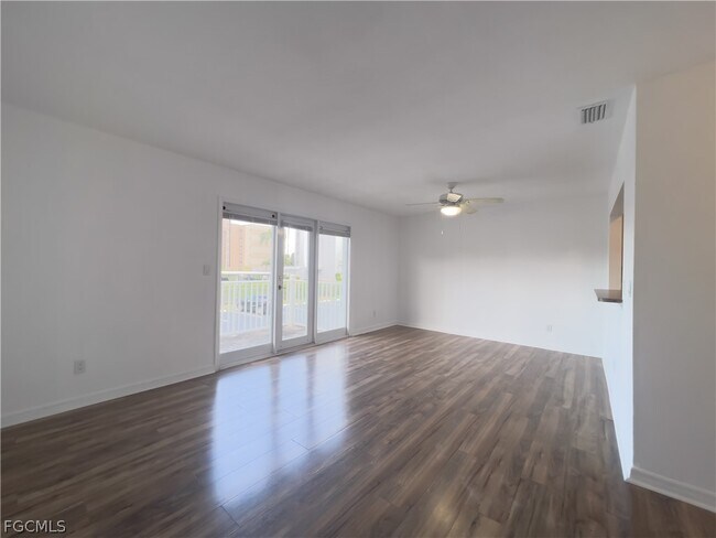 Building Photo - 3324 N Key Dr