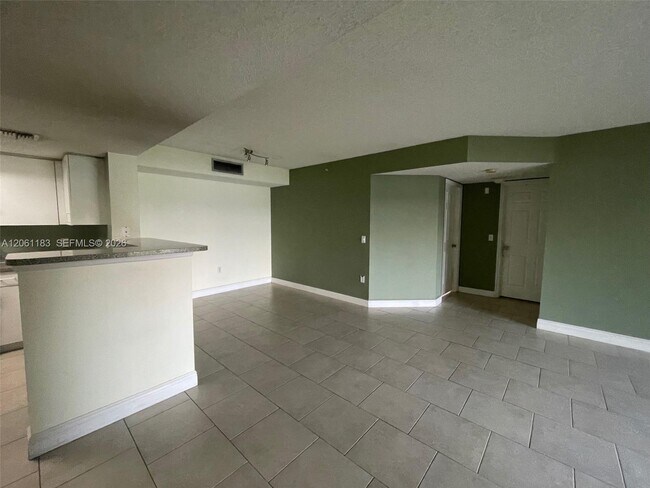 Building Photo - 5005 Wiles Rd