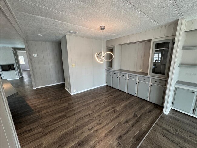 Building Photo - 8066 Highpoint Blvd