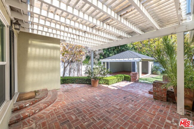 Building Photo - 11350 Albata St