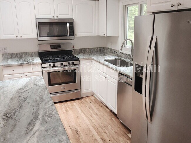 Building Photo - 53 Jump Cove Rd