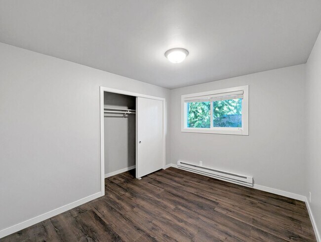 Building Photo - 5956 Fauntleroy Wy SW