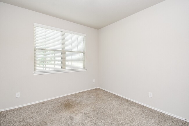 Building Photo - 5530 Redwood Summit Ln