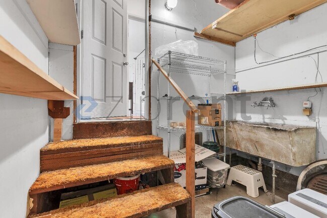 Building Photo - Unit 3400