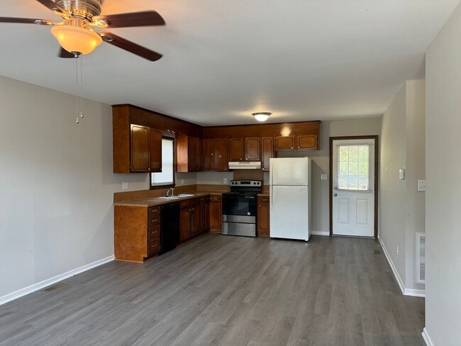 Building Photo - Two Bedroom Apartment in Lincolnton