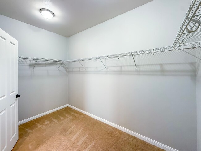 Building Photo - Spacious 4BR/3BA Home in Ocean View Hills