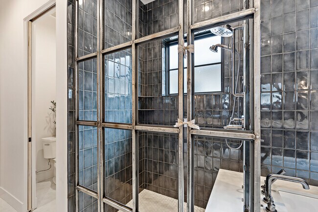 Building Photo - 2526 W Rustic Frg St
