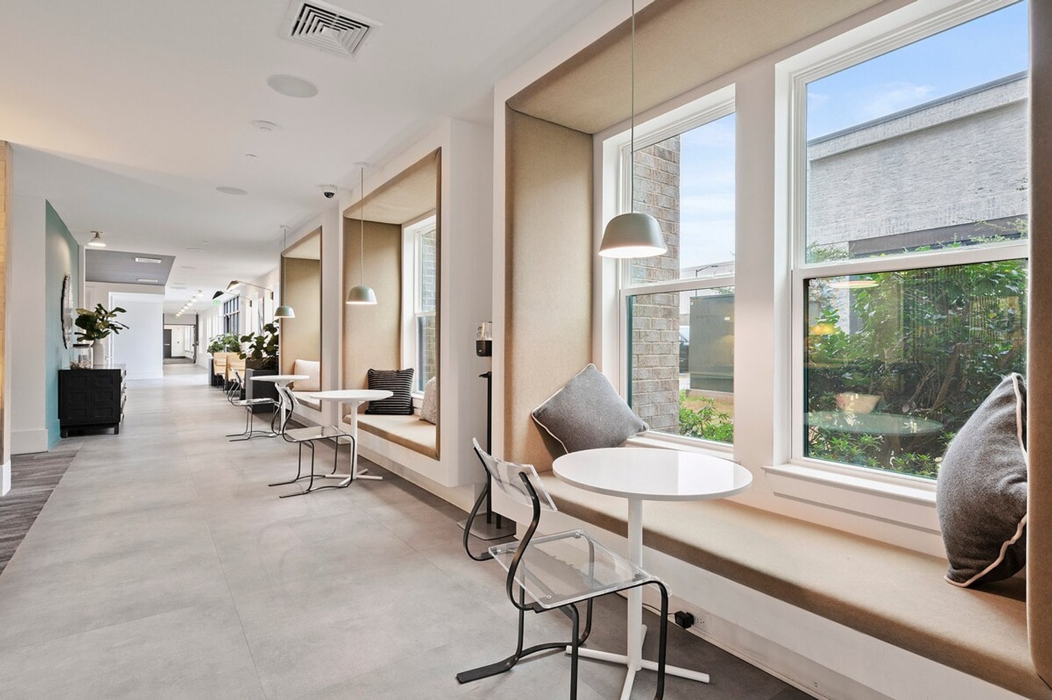 Building Photo - 220 Bill Kennedy Wy SE