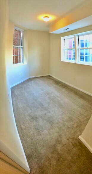 third bedroom - 526 St Paul St