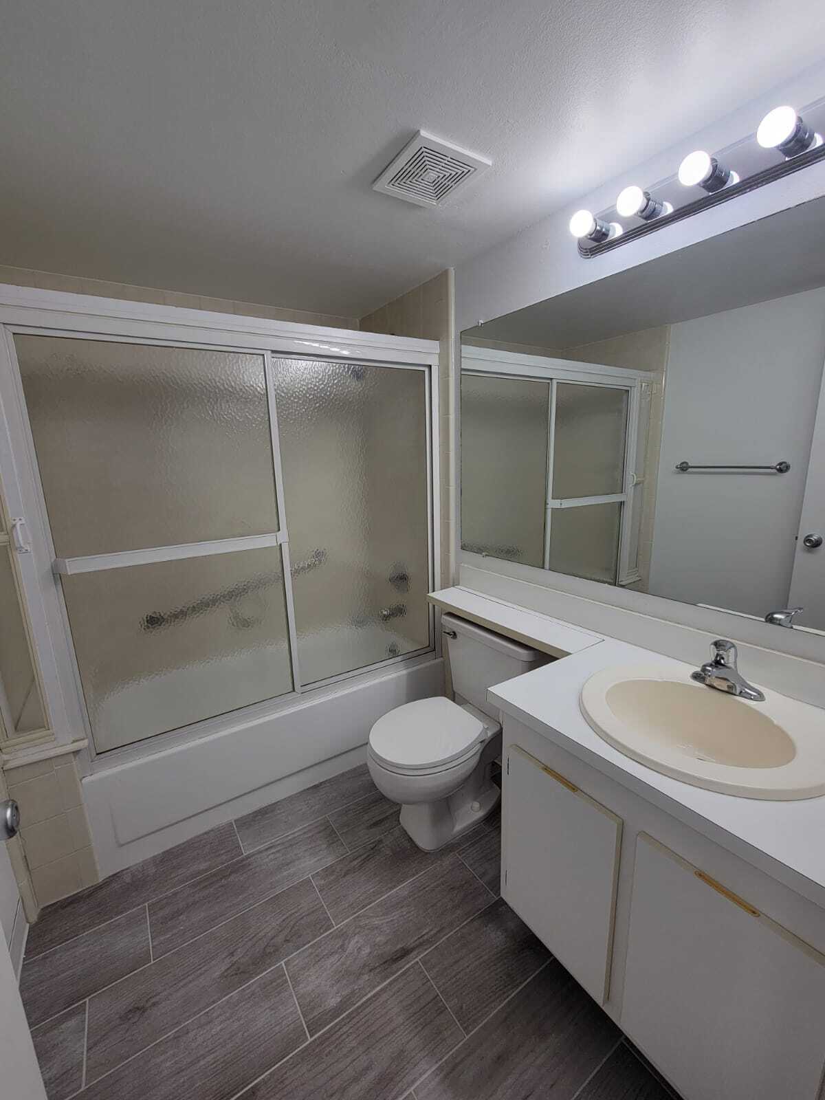 Building Photo - 9610 Green Cypress Ln