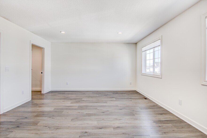 Building Photo - 2485 Cedarwood Ln