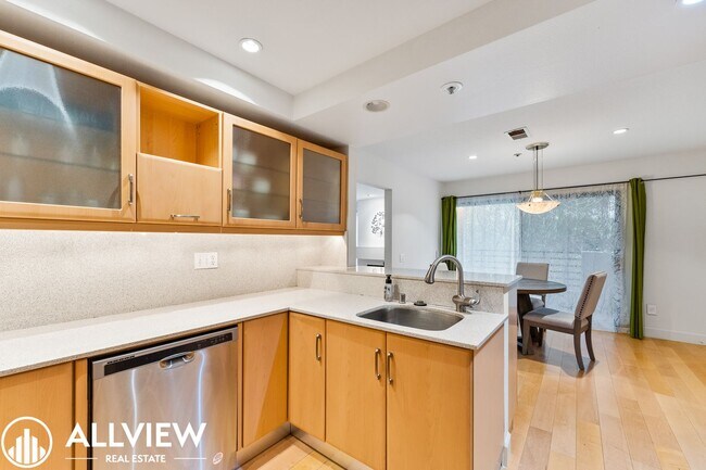 Building Photo - Fully Furnished Condo (2 Bed/2 Bath + Den) Nestled in the Coveted Newport Heights Community!