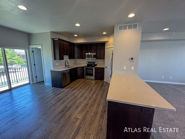 Building Photo - 2530 W Knights Ln