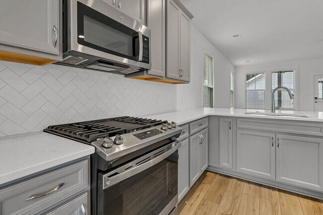 Building Photo - 110 Crimson St