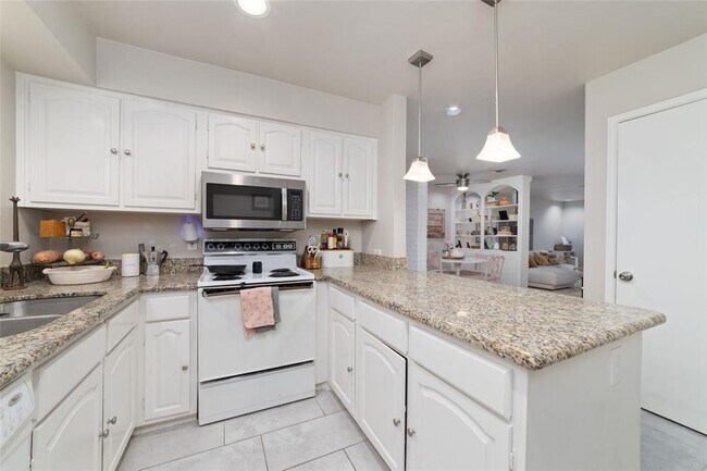 Building Photo - 869 Wax Myrtle Ln