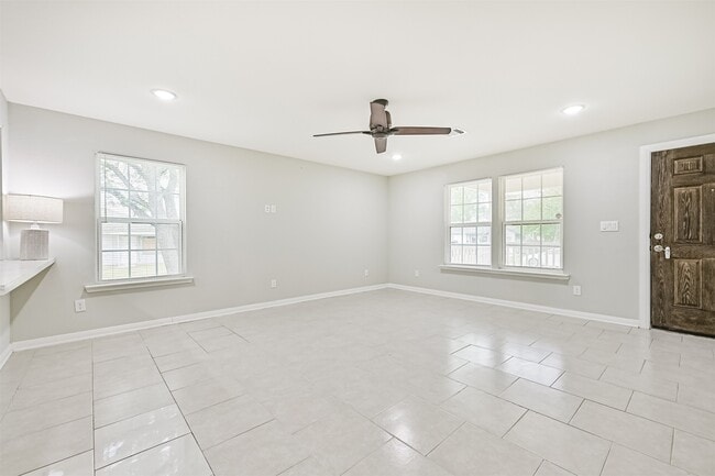 Building Photo - 10633 Flaxman St