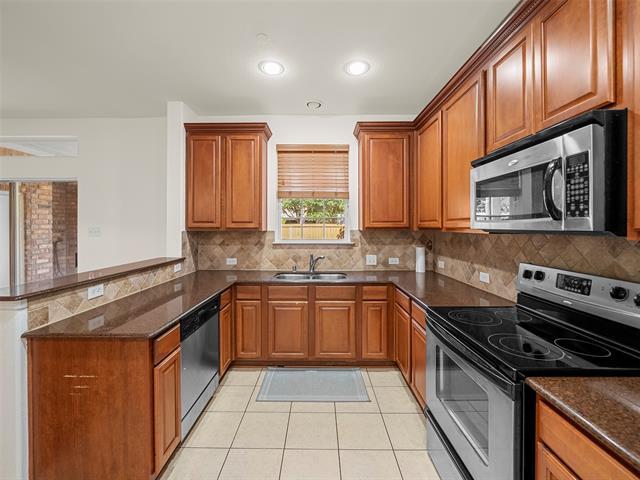 Building Photo - 5932 Clearwater Dr