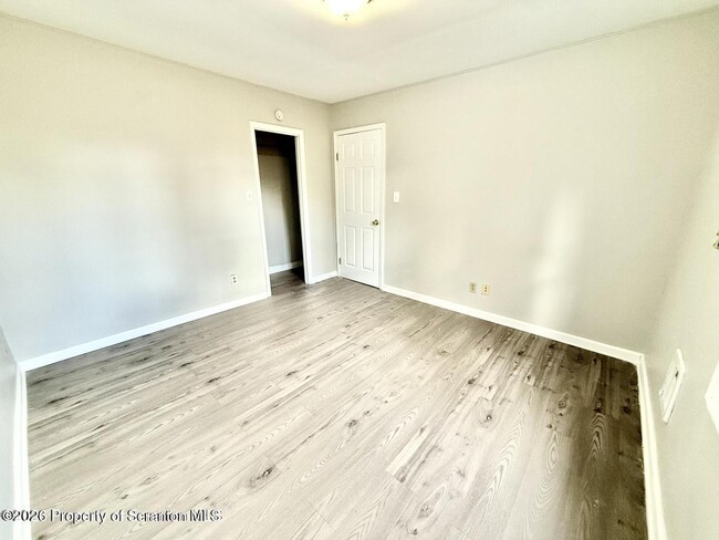 Building Photo - 330 N Sumner Ave