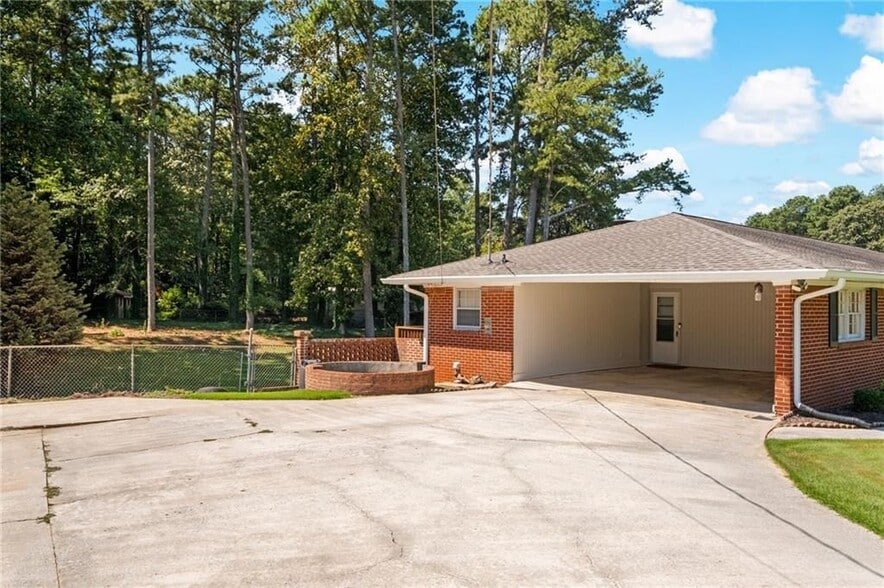 Building Photo - 4083 Cedar Knoll Dr