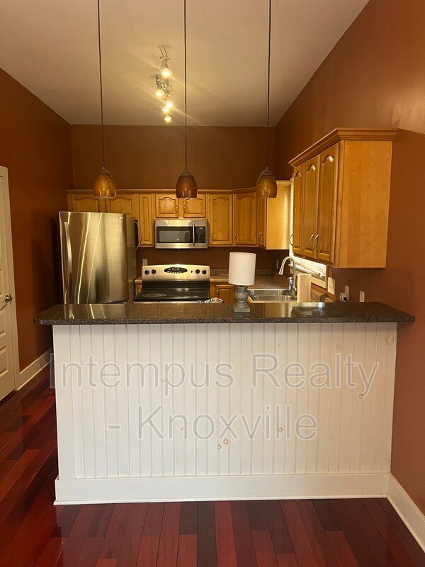 Building Photo - 229 Deaderick Ave