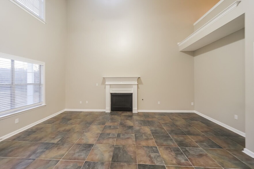 Building Photo - 5606 Southbend Ln