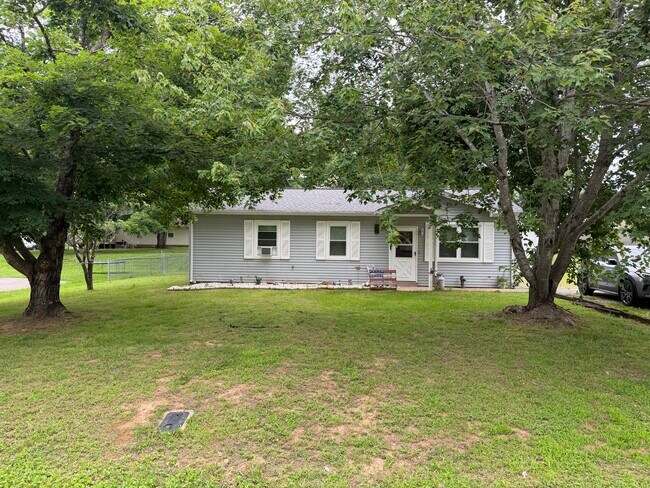 Building Photo - 105 Knox Ct