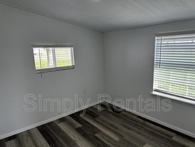 Building Photo - 1979 FM2649