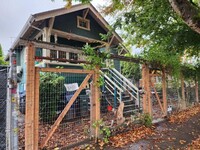 Building Photo - 3 Bed 2 Bath Great Location Fully Fenced f...