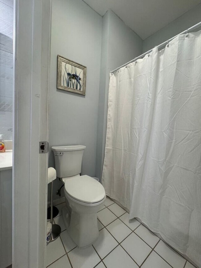 Building Photo - 125 Royal Poste Rd