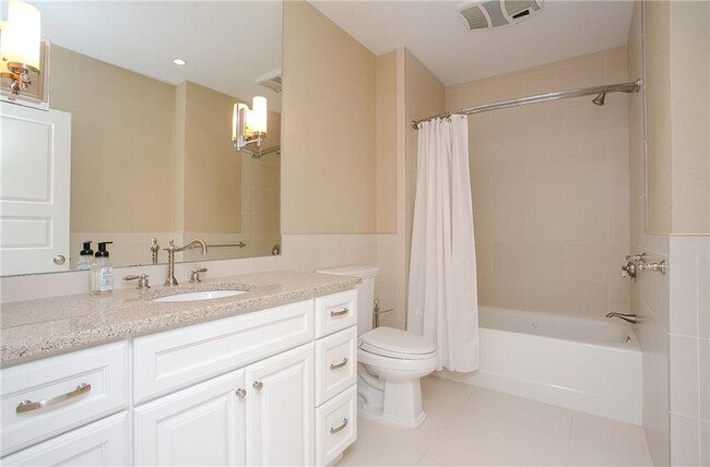 Building Photo - 241 Ruggles Ave