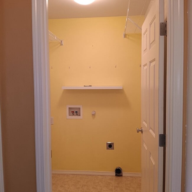 Building Photo - Beautiful Property is Available!