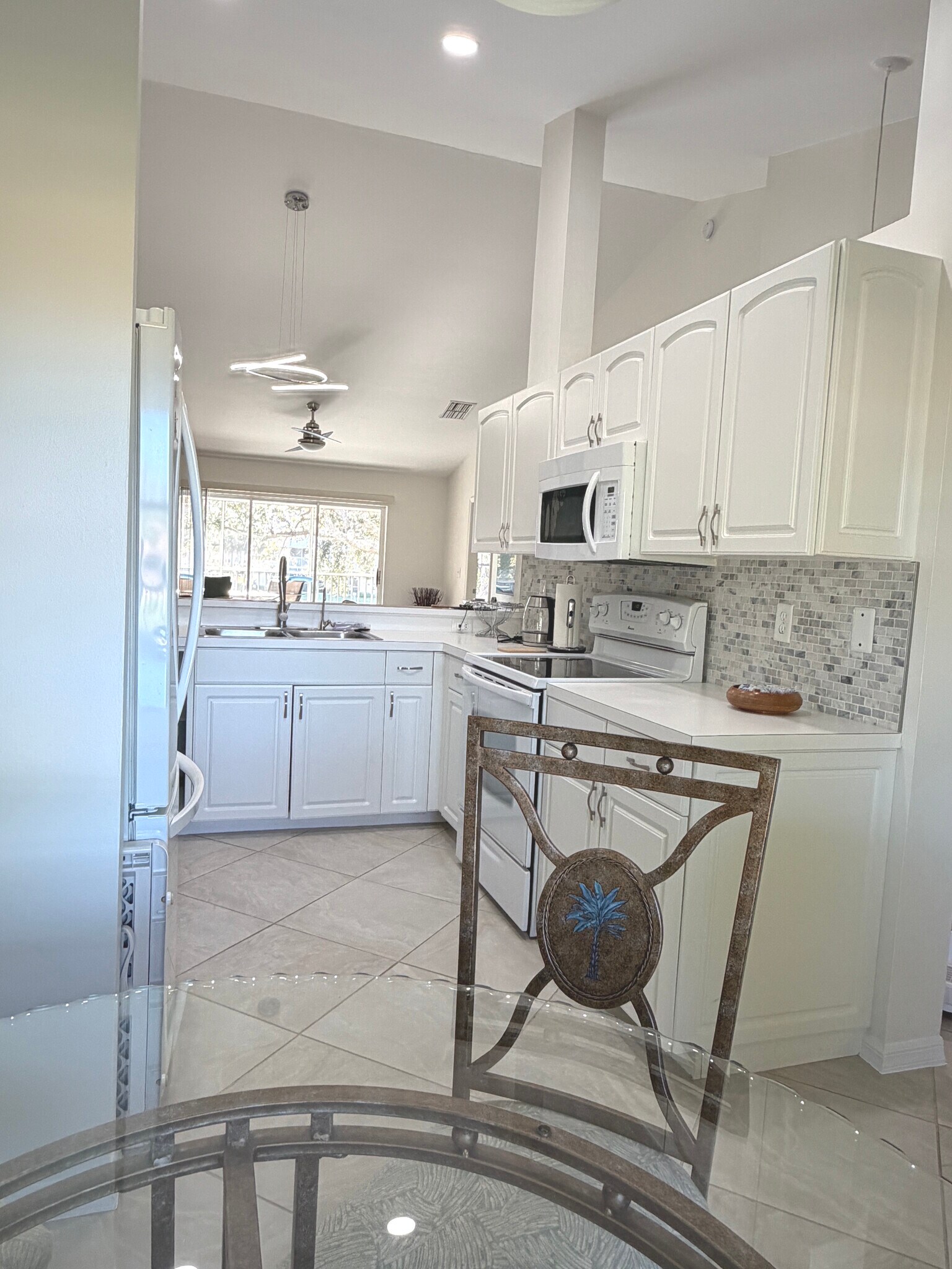 Building Photo - 186 Pebble Shores Dr