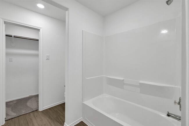 Building Photo - 3647 Solanum Dr