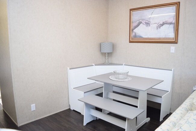 Building Photo - Charming 2BR/1BA Furnished Home in Taylors...