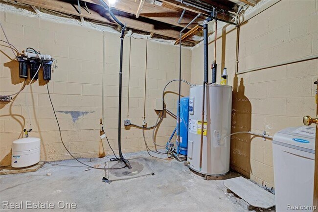 Building Photo - 5307 Metamora Rd