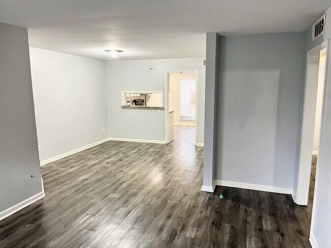 Building Photo - 1601 N Bryant St