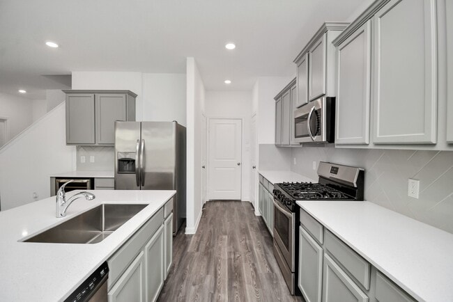 Building Photo - 15822 Kinlough Dr