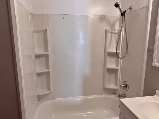 Building Photo - 1710 Monroe St