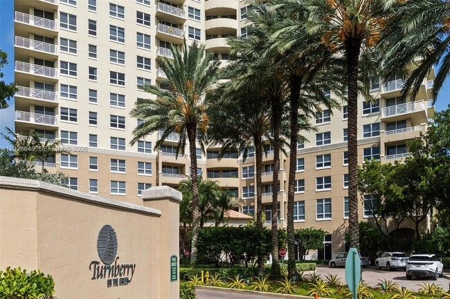 Building Photo - 19501 W Country Club Dr