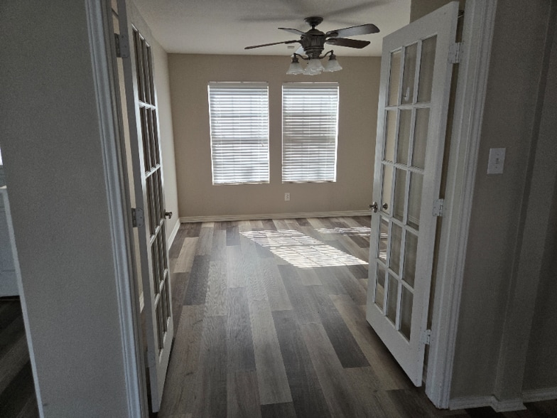 Building Photo - 1615 Spice Spring