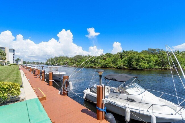 Building Photo - 1629 Riverview Rd