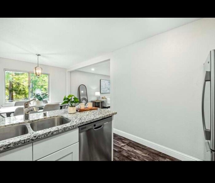 Building Photo - 310 Tradewinds Dr