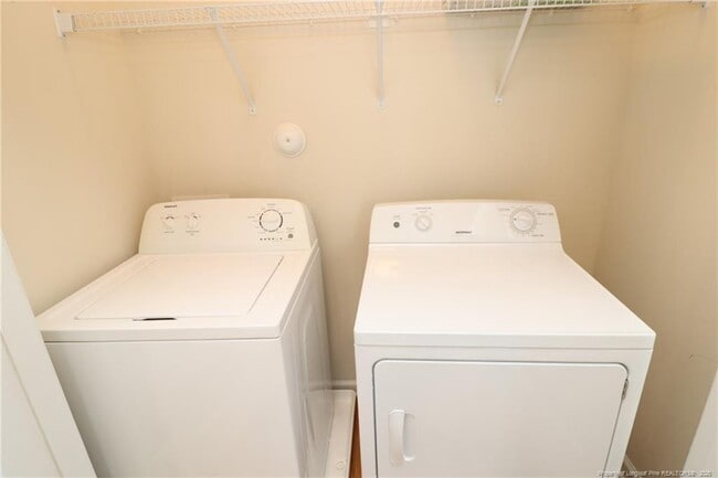 Building Photo - 236 Linden Park Ln