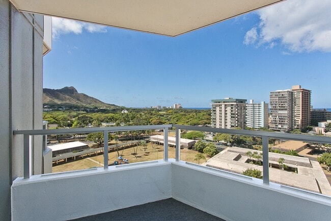 Building Photo - Two bedroom condo with stunning views of D...