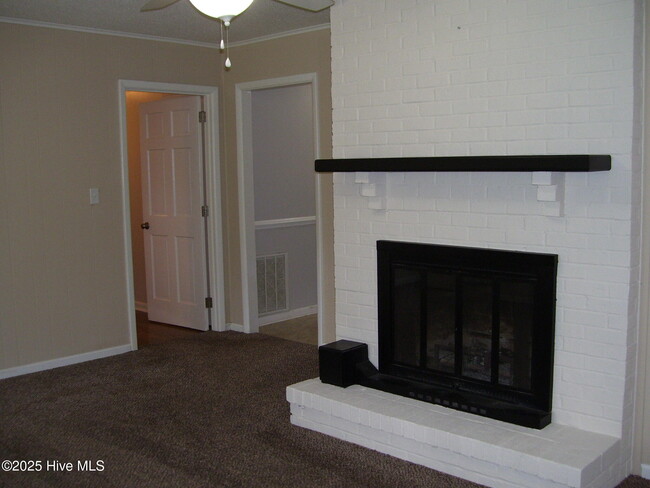 Building Photo - 355 Newton Dr