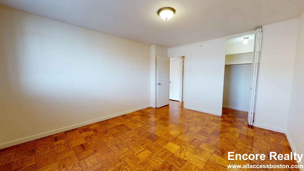 Building Photo - 16 Monmouth Ct