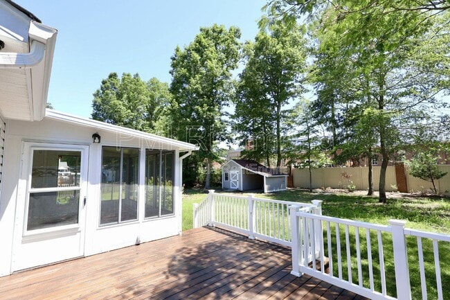 Building Photo - 9713 Pampas Dr