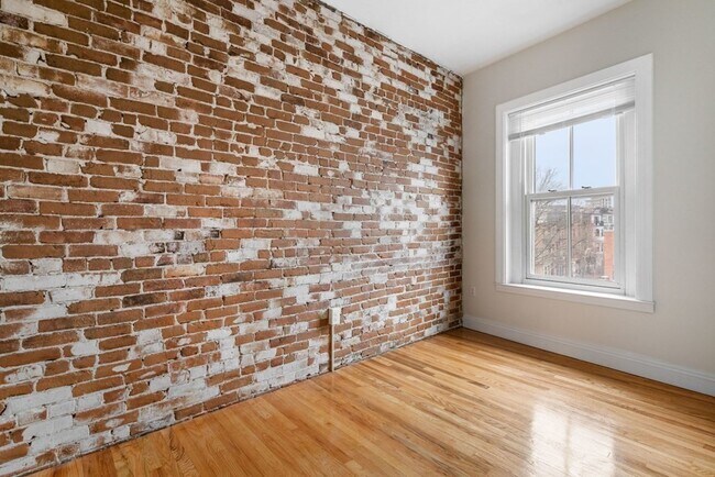 Building Photo - 676 Tremont St